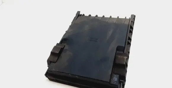 Skoda Octavia Mk2 (1Z) Fuse box cover 1K0937132F