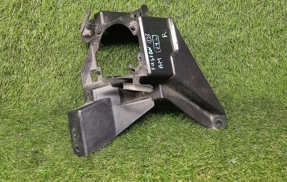 Ford Fusion II Fog light bracket DS7315267AA