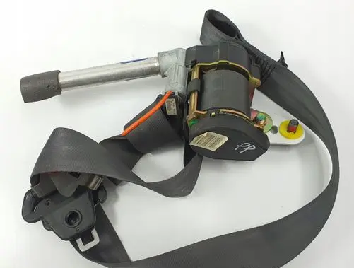 Volvo C70 Front seatbelt 8614529