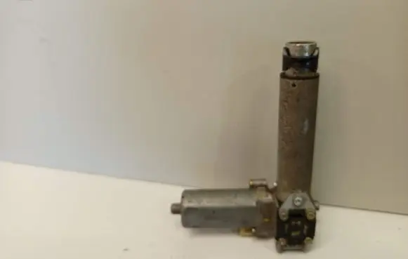 BMW 7 E65 E66 Seat adjustment motor 0390203229