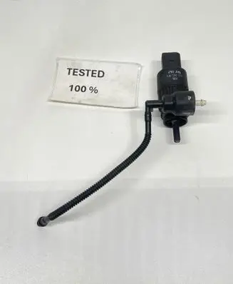 Volkswagen Golf V Windscreen/windshield washer pump 1J6955651
