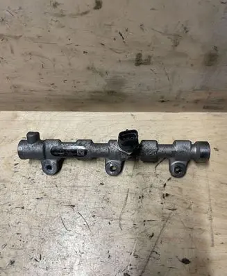 Renault Master III Fuel main line pipe 8200703127 175215697R 0281006191