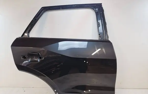 Audi Q2 - Rear door
