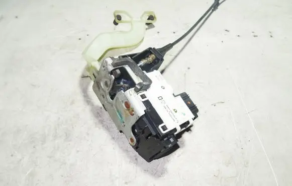 Jaguar S-Type Front door lock 4W4A5421813CA