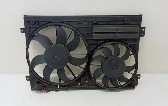 Volkswagen Touran II Radiator cooling fan shroud 1K0121207