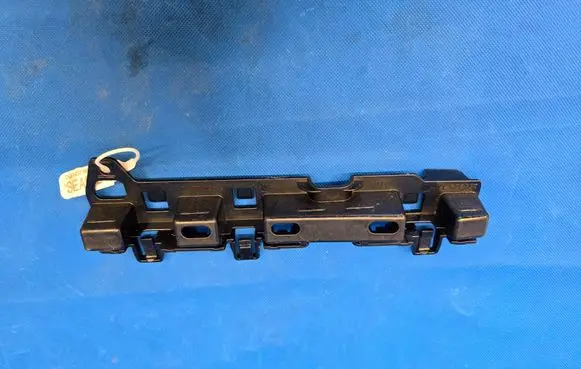 BMW 5 G30 G31 G38 Fender mounting bracket 7387341