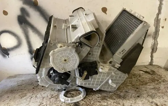Mazda 3 I Interior heater climate box assembly 8940000270