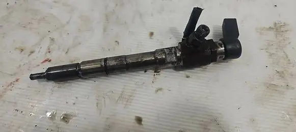 Volkswagen Golf VI Fuel injector 03L130277B