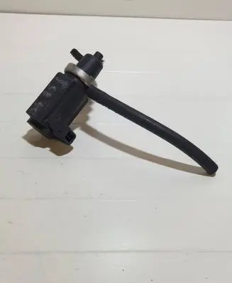 Volkswagen PASSAT B5 Turbo solenoid valve 8D0906627 72190332