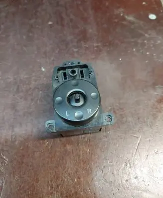 Hyundai Sonata Wing mirror switch