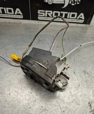 Mercedes-Benz Vaneo W414 Front door lock 89599076