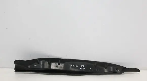 Mercedes-Benz A W169 Front splash guards bracket 1698890425