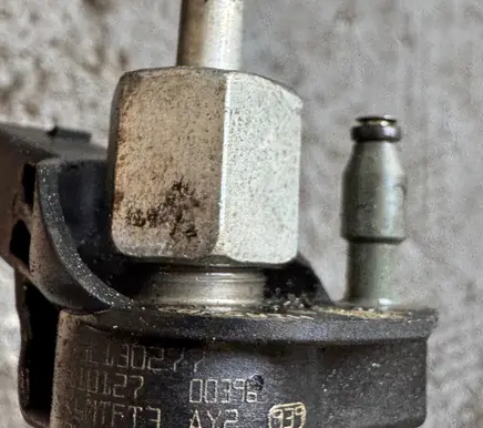 Audi A4 S4 B8 8K Fuel injector 03L130277 110127 0445116030