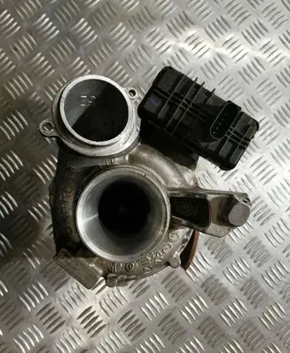 BMW 3 F30 F35 F31 Turbo 7823202 GTB2056U2K