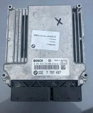 BMW 1 E81 E87 Engine control unit/module 7797497 7798229 0281012334
