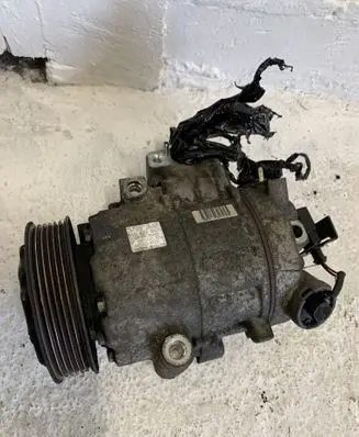Volkswagen Polo Air conditioning (A/C) compressor (pump) 6Q0820803D 4472208127