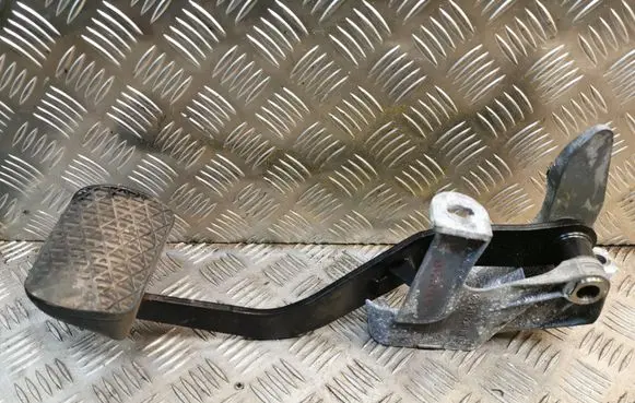 Mercedes-Benz CLS C219 Brake pedal 2112941001 A2112941001