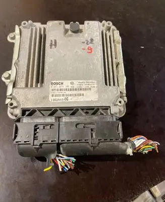 Mitsubishi Outlander Engine control unit/module 1860A906 0281014108 1039S23165