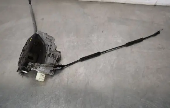 Seat Leon (1P) Rear door lock 1P0839015