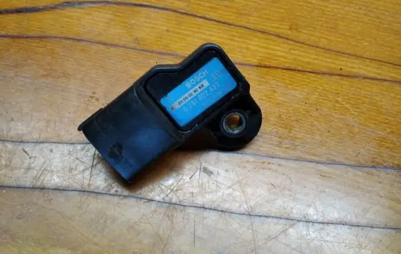 Opel Vectra C Air pressure sensor 028100437