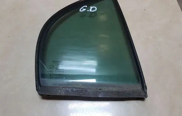 Toyota Avensis T220 Rear vent window glass 4300049