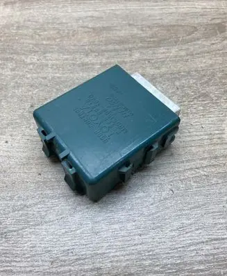 Toyota Yaris Door control unit/module 859800D010 MB0515003640