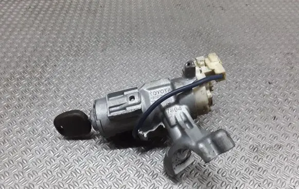 Toyota Yaris Ignition lock 45020521
