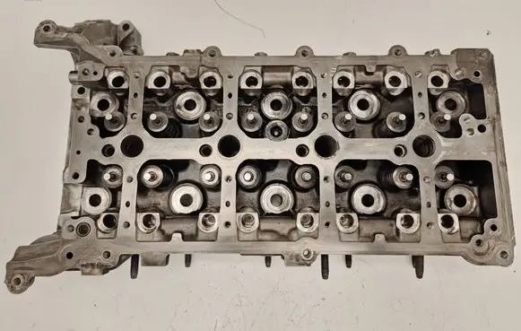 Mercedes-Benz E AMG W213 Engine head R654016