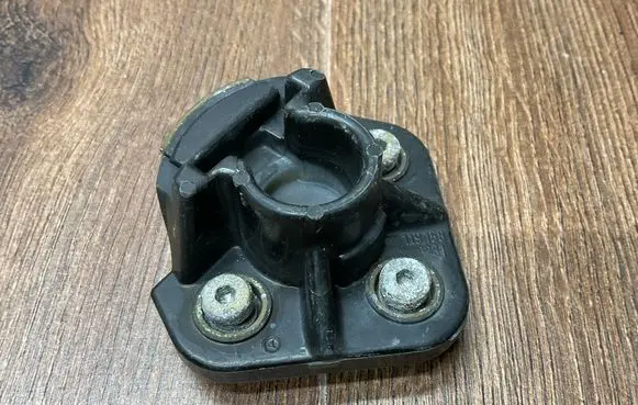 Mercedes-Benz E W124 Spark distributor cap 1191580231