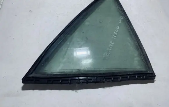 Lexus IS 200-300 Rear vent window glass 