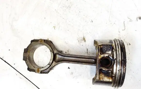 Nissan Murano Z50 Piston with connecting rod