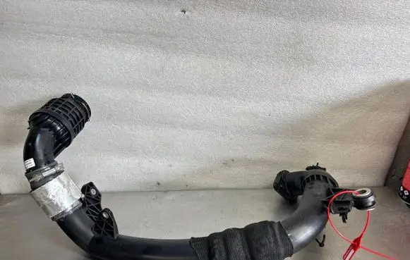 Renault Trafic III (X82) Coolant pipe/hose 