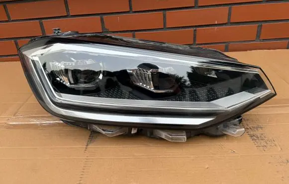 Volkswagen Golf Sportsvan Headlight/headlamp 517941774A BL3702SV17R 90141143