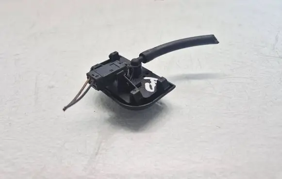 Alfa Romeo Giulia Windshield washer spray nozzle 