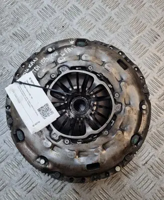 Volkswagen Touran I Pressure plate 03G141025F