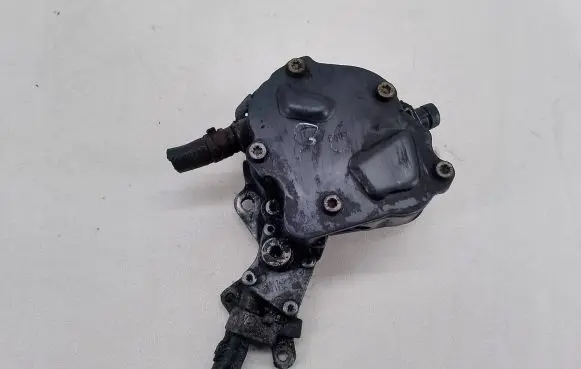 Volkswagen PASSAT B6 Vacuum pump 038145209H