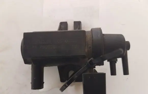 BMW 5 E60 E61 Turbo solenoid valve 70206301 780539101