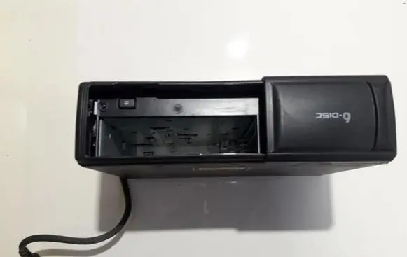 Audi A6 S6 C5 4B CD/DVD changer fa05735