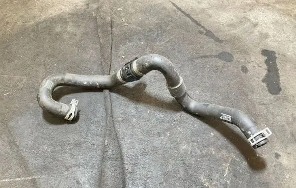 Volvo XC40 Engine coolant pipe/hose 32138734 32138727