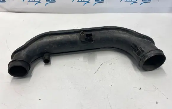 Ford Transit Air intake hose/pipe 6897649 6C119R504C