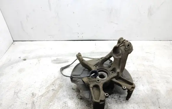 Skoda Octavia Mk3 (5E) Front wheel hub spindle knuckle