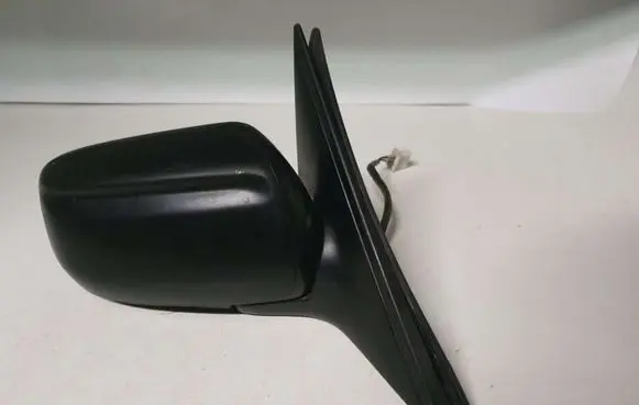 Mazda 626 Front door electric wing mirror E13010142