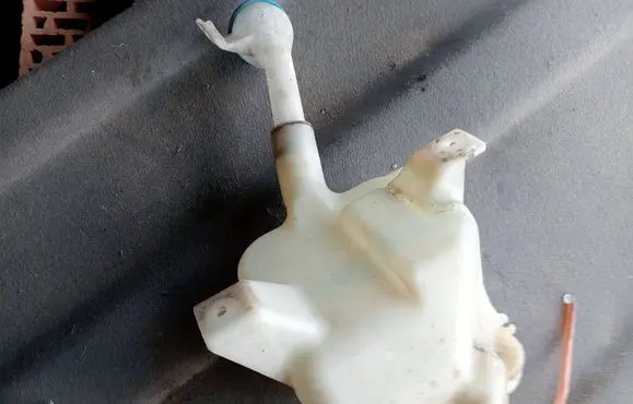 Honda Jazz Windshield washer fluid reservoir/tank