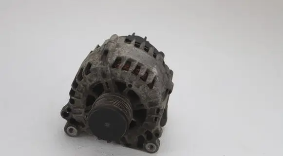 Volkswagen Golf VI Generator/alternator 03L903023A