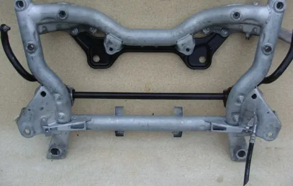 Mercedes-Benz C W204 Front axle beam 