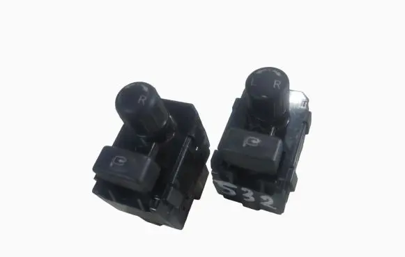 Infiniti G37 Wing mirror switch