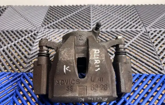 Toyota Auris E180 Front brake caliper 6328