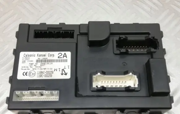 Nissan Pulsar Fuse module 284B13SL2A