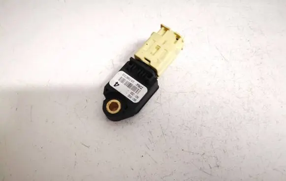 Lexus IS 220D-250-350 Airbag deployment crash/impact sensor 898310p020 89831-0p020