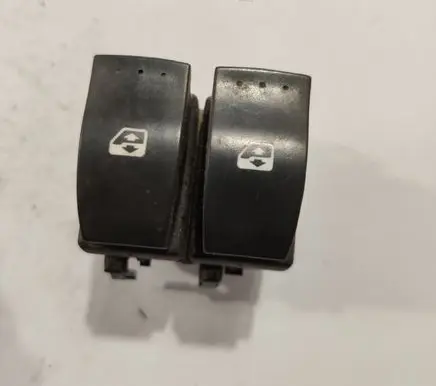 Renault Laguna II Electric window control switch 015089A